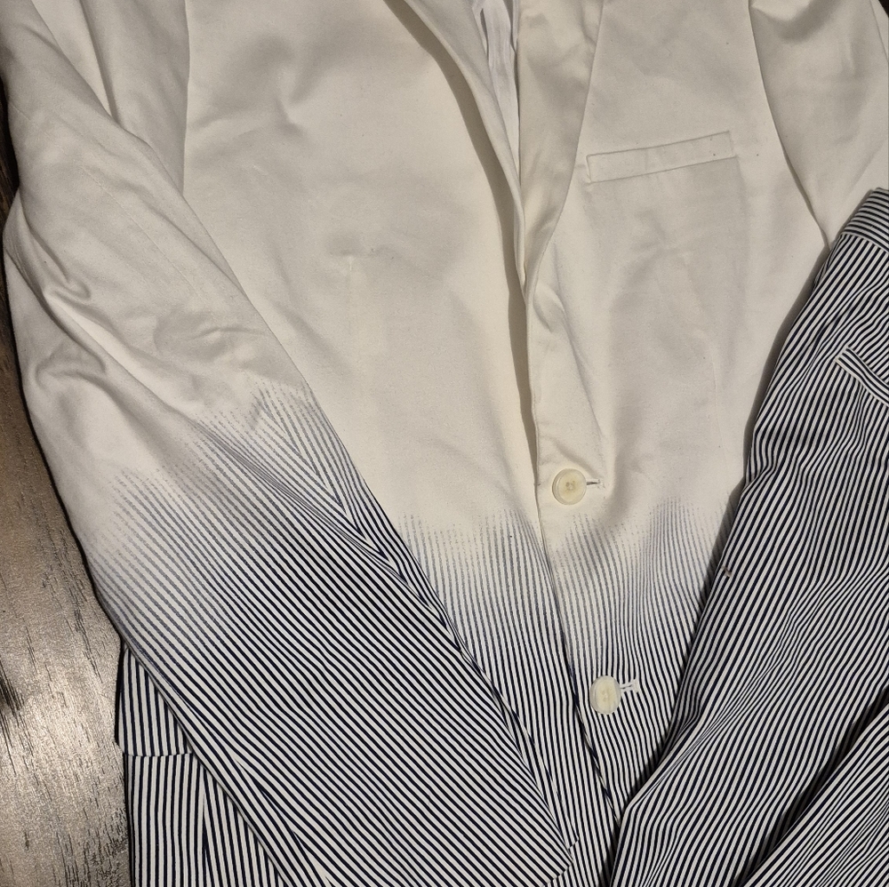 Stylish White and Blue Striped Men's Suit - Picture 3 of 4